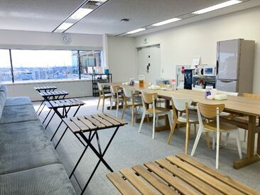 髪型・髪色・ネイル自由！
さらに…好きな服装で働けるので、
あなたらしさを存分に活かせる職場です◎