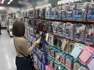 時給1200円～＆昇給あり！
週3日以上でしっかり安定収入★
交通費支給も嬉しい♪