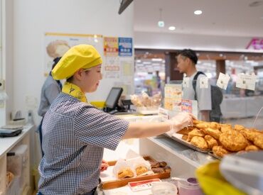 ビアードパパ　イオンモール広島府中店【4206】 全国展開の「ビアードパパ」で活躍しませんか？
接客方法などイチから研修でお伝えします！