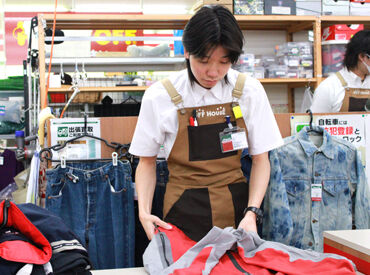 OFF HOUSE 札幌南郷20丁目店 シフト希望は"専用のアプリ"から提出するので簡単♪
「服が好きで応募しました！」なんてスタッフもいます★