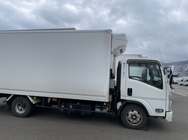 【働きながら資格取得が出来ます】
ドライバー初挑戦の方も大歓迎!
働きながら中型免許を取得できるようサポートします!