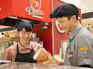 スタッフ同士の仲も良いので働きやすいんです♪
今年は新年会で高級焼肉店に行きました◎