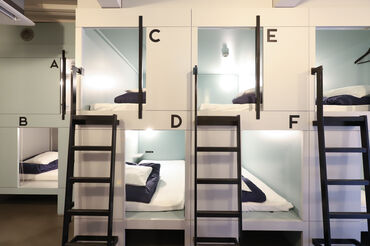 髪型・染髪・ネイル・ピアス・ひげ…オシャレは完全自由★
個性を大切にしながら、自分の好きなスタイルで働けますよ◎