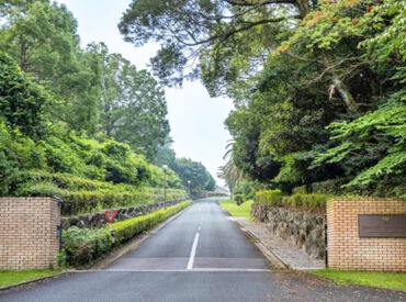 福岡レイクサイドカントリークラブ ＼嬉しい特典いっぱい／
●レストラン・ショップ
プレー料金・会員権の優待や割引あり
●1食200円の社員食堂
●無料駐車場完備