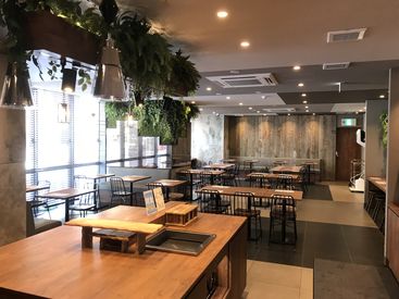 定着率の良さが自慢！
年齢不問シニア歓迎！
新人さんへのサポート体制ばっちり★
2020年オープンの綺麗な施設です◎