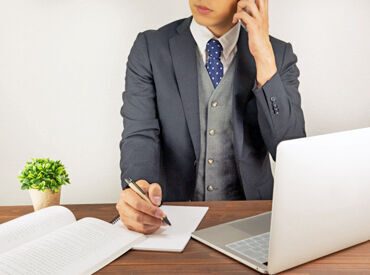 ＜ミニミニFC東広島店＞
全国展開している地域密着の不動産店＊
業界未経験からの挑戦も大歓迎！
車通勤OKのフジグラン東広島内