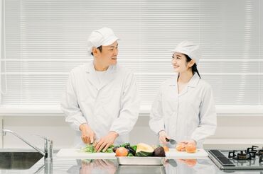 株式会社東洋食品九州事業部　※福岡第2学校給食センター ＼お家での料理が苦手でも大丈夫!!／
献立はすでに決められています！
マニュアル通りに材料をカットしたり、分量を量るだけ♪