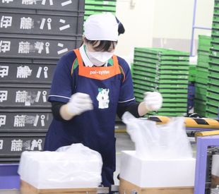 株式会社パルブレッド　パンセット課【仕分け募集】 
パンを丸めたり、並べたりなどの黙々した作業です◎
