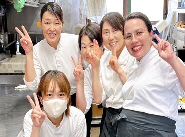 未経験OK！初めての飲食バイトに◎
接客が初めての方も丁寧にお教えするのでご安心ください♪