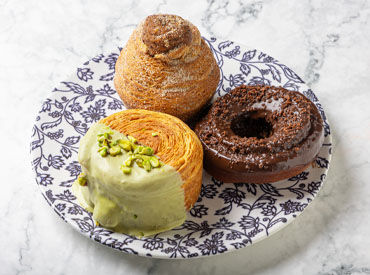 THE FRONT ROOM（ザ・フロントルーム）/261a HUGE初となるカフェ業態
丸の内ビルディング内に登場
気軽に寄れる場所で通勤も◎