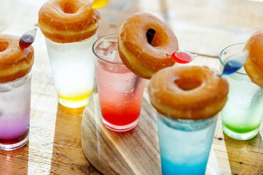 ＼フリーター層歓迎です！★／
飲食未経験の方も経験のある方も大歓迎☆彡
ココならではの、他とは違う接客が体験できるハズ！