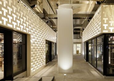 中目黒 蔦屋書店 ＼新規STAFF大募集／
好きな作家さんやジャンルが同じ！
趣味の合う仲間との出会いも待っているかも！？