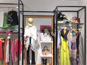 「好きな洋服をお仕事にしたい」
そんな主婦(夫)さんにピッタリ◎
髪色や、服装もお店の雰囲気に
合っていれば自由です♪