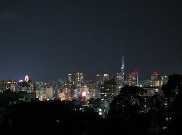 \☆オシャレも楽しみながら働ける☆/
髪型・髪色自由(常識の範囲内で)♪
ピアスやネイルなどのアクセサリーもつけてOK◎