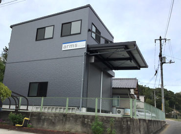 \卒業後は正社員に…/
そんな希望も全力で応援します!
スモールステップで、まずは工場のお掃除や給油など簡単作業から!