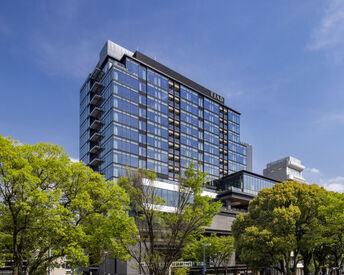 未経験スタート歓迎！
スタッフ同士の仲の良さバツグン♪
友だちと一緒に応募も大歓迎★
バイト後はお買い物にGO！