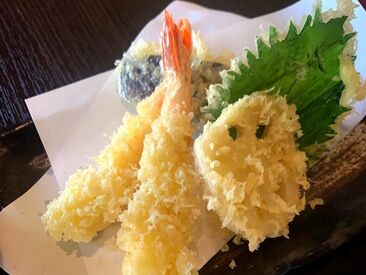 《恵比寿駅徒歩3分♪》
坂の上の蕎麦と日本酒の専門店！
知識や経験は全く問いません！
落ち着いて働ける環境を整えています♪