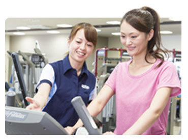 運動が苦手でも大丈夫◎
インストラクターや受付など、働く場所は相談可能◎
≪働きながらジム・プール・サウナが使い放題！≫