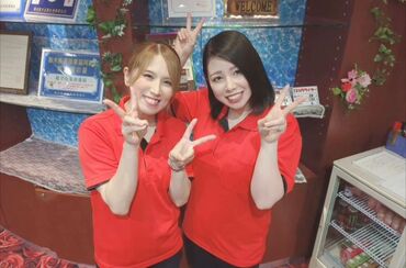 でるでる真岡店 お仕事はご案内や遊技台のチェックなど簡単♪
初バイトでも安心して始められます！