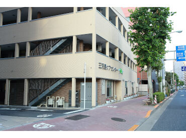三河島ケアセンターそよ風 ＼正規フルタイム社員の募集です！／
30～50代を中心に、全世代のスタッフ在籍！
世代を超えて、自然と打ち解けられる職場です＊