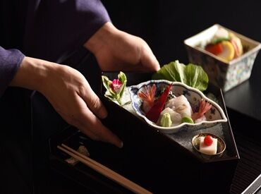 かなざわ玉泉邸 家事や育児の合間に
無理なく上品なお仕事を★
落ち着いた雰囲気の“和のおもてなし”スタッフ募集♪
主婦(夫)さん活躍中！