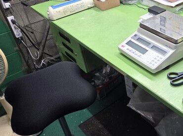 こちらが実際の作業スペースです♪
 立ちっぱなしの作業ばかりではなく、検品時は座って進めます◎