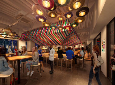 他店舗では女性スタッフも多数
バーテンダーとして活躍中です！