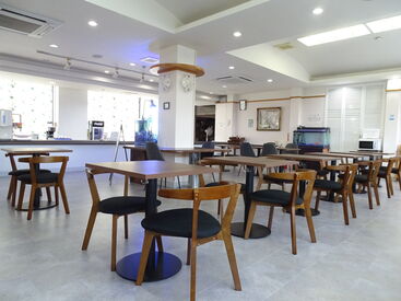 あたご自動車学校 レストランはほぼセルフ式！
注文は食券式、料理の受け取りや食器下げはお客様自身が行います◎