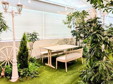 当社グループが所有する庭園・バルコニー・屋上などで
さまざまな植物の育成&日々のお手入れをお任せします♪