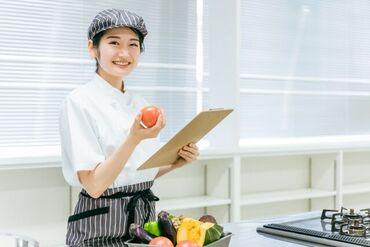 勇輝フーズ長浜株式会社 ＼難しい作業なしで安心／
未経験でも活躍できる冷凍弁当の仕込み◎
幅広い年代のスタッフが活躍中♪
※写真はイメージです。