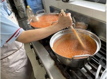 シダックスフードサービス株式会社　※勤務地：ヤマハ発動機袋井工場 内厨房/251652 病院や学校、社員寮など全国各都道府県で
給食を提供している【シダックスグループ】
食を通じて”笑顔”をお届けしています◎