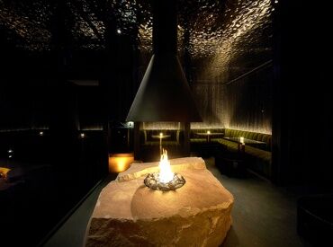 BAR　DANRO11 ＼暖炉を囲むバーでWork／
カクテル造りのスキルを活かせる◎
バースタッフとしてのキャリアを積めます！