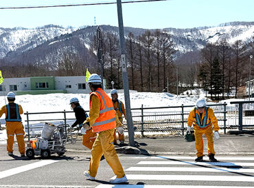 エコーライン株式会社 道路の白線ラインを引く作業補助をお任せ★
ほとんどのスタッフが未経験スタート◎
資格取得支援で手に職をつけることも可能！