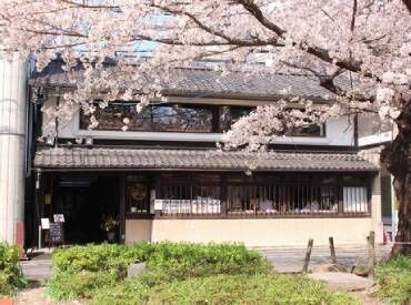 ★東洞院店★
阪急京都本線/烏丸駅から徒歩4分◎
予定の前後にも通いやすい♪
"ここにしかないお店"を一緒に作りませんか?