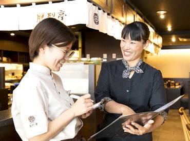 Wワーク&扶養内OK！
1人が不安なら友達と一緒に応募も歓迎！
2週間ごとにシフト提出を行うので、お休み希望も取りやすいです♪