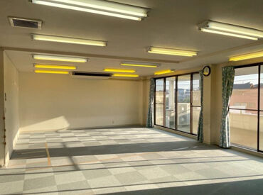 【子ども好きの方は特に必見★】
ワイワイ働きたい方、未経験でも大歓迎です♪
お気軽にご応募くださいね◎