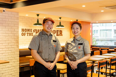 バーガーキング nonowa武蔵小金井店 週1日～OK＆シフトは2週間毎提出なので、
テスト期間などの予定と調整しながら働きやすいです◎