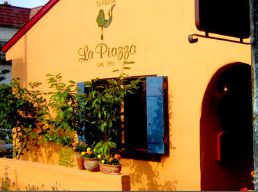 タベルナラピアッツア ＜市電「石山通」より徒歩3分＞
住宅街にポツンと…今年で32年目を迎える隠れ家イタリアン！
お気軽に応募してください♪