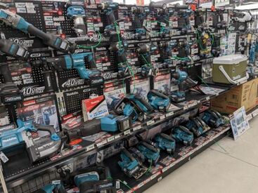 新規オープンの店舗で一緒にスタートしませんか？
みんな同じ初日だから未経験でも安心して働けます♪
