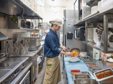 ポポラマーマ　イオンモール宮崎店 はじめは元気に
「いらっしゃいませ！」が言えればOK。
たくさんの仲間と一緒に協力しながら
ニコニコ笑顔でお仕事しましょう！