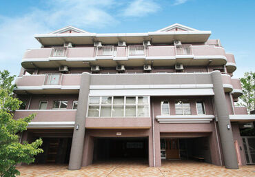 グループホーム 花物語ひよし（株式会社日本アメニティライフ協会） ≪神奈川県内を中心に"約400施設"を運営中≫
業界大手『アメニティライフ協会』
グループの施設♪
※写真はイメージ