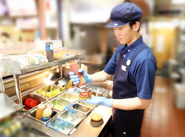 STAFFから大好評の社割をご紹介♪
定番バーガーも新商品も‥ぜ～んぶ半額で食べられちゃうんです☆