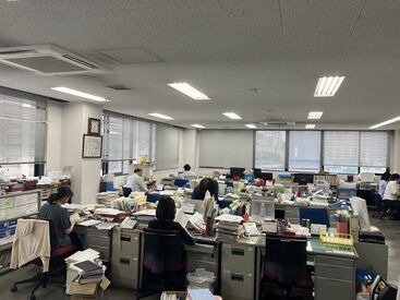 定着率が良いのでベテラン職員も多数在籍！
わからないことは丁寧に教えてもらえる環境です。