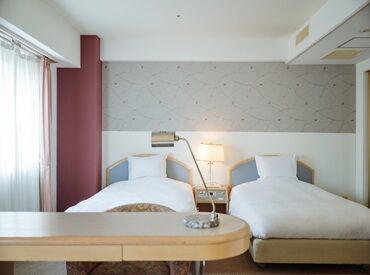 <学生さんや主婦さんなど幅広く活躍中!>
皆さんホテルの仕事は初めての方ばかり
先輩スタッフがしっかりフォロー