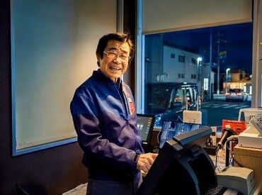 ≪学歴は不問≫20～70代のスタッフ多数活躍中！ほとんど裏方で作業して頂くことになるので、自分のペースで働けますよ◎