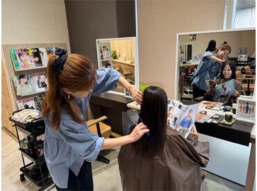 Jour kyoto （ジュール京都） ※イオンモールKYOTO内 ≪お仕事復帰も大歓迎≫
やる気バッチリ！チームワーク抜群★
そんなスタッフがあなたを待っています♪