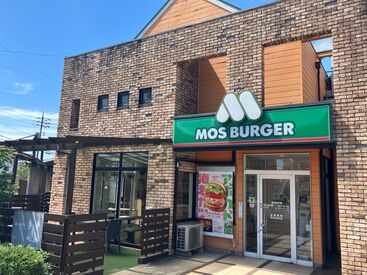 モスバーガー東海中央店 嬉しいスタッフ特典あり！
社員割引や食事補助でモス商品がオトクに♪
働くと、モスのことがもっと好きになる★