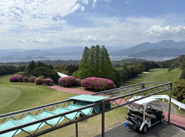 自然豊かで眺めの良いゴルフ場でのお仕事♪
週3日から勤務いただけます◎