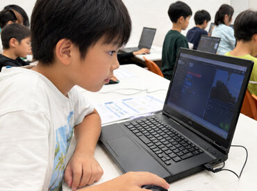 子どもとの交流は休み時間の醍醐味♪
もちろん休み時間も含めて給与支給をばっちりします！