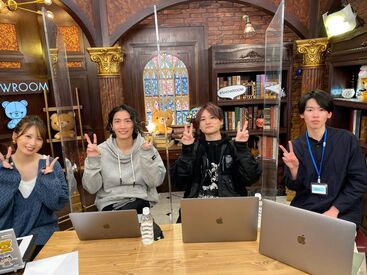 SHOWROOM株式会社 ＼エンタメ好き必見！！／
1日4h∼勤務OK◎
おしゃれALL自由で勤務できちゃう♪
経験者大歓迎！